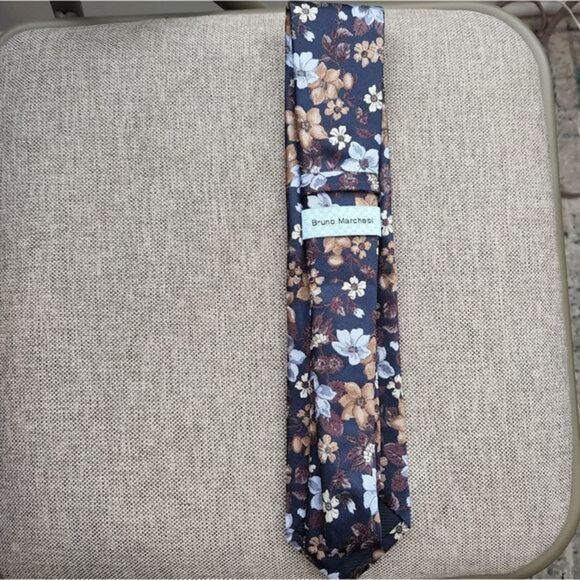 Prestige Menswear Floral Tie‎ - Picture 3 of 3